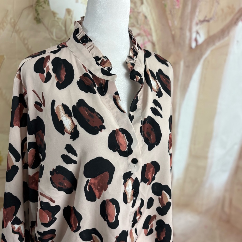 Eloquii Eloquii Brown and Red Leopard Print Blouse Relaxed Fit - Picture 6 of 10